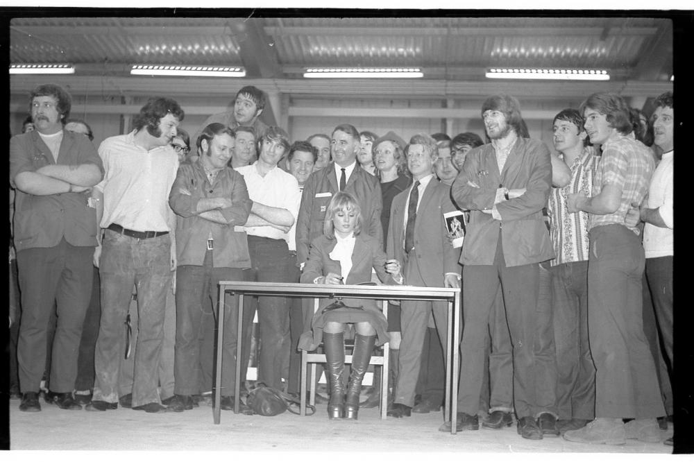 MISS WORLD.....Meets the lads.....Courtaulds....1972 MISS WORLD.....Meets the lads.....Courtaulds....1972
