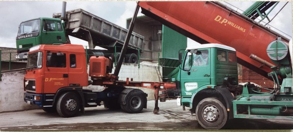 Pioneer concrete plant . Pioneer concrete plant .