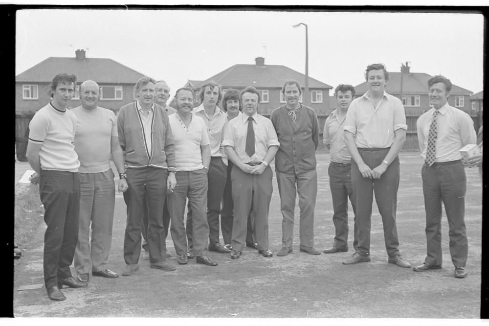 Courtaulds Bowling Team Hare & Hounds Holland moor Courtaulds Bowling Team Hare & Hounds Holland moor