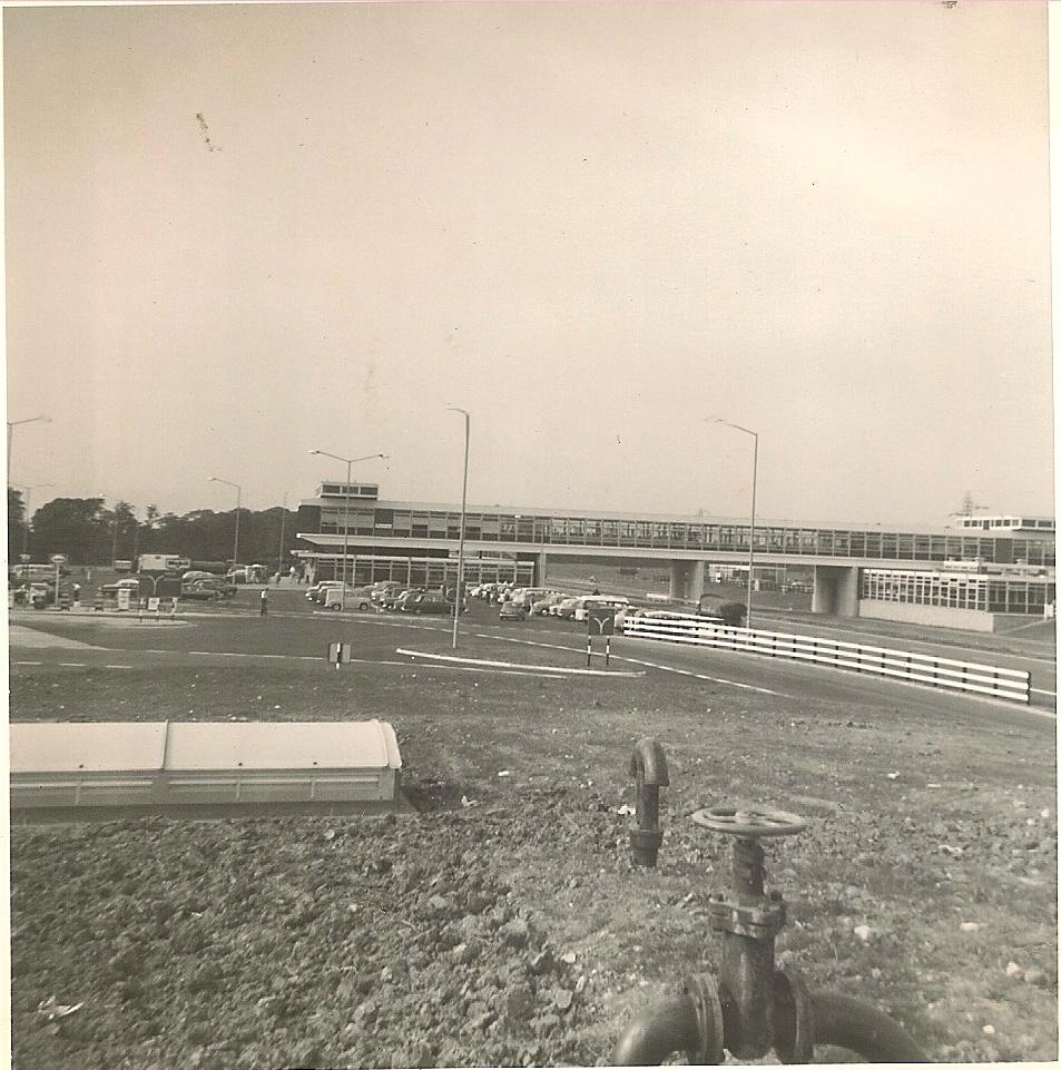 31-07-1963-Charnock Richard service area northbound. 31-07-1963-Charnock Richard service area northbound.