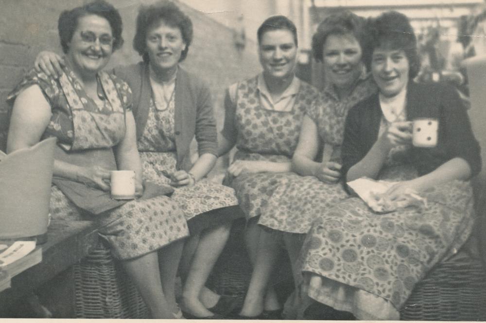 Dinner break in Eckersley's Weaving Shed early 50's Dinner break in Eckersley's Weaving Shed early 50's