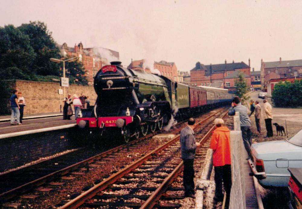 Flying Scotsman At Wigan Wallgate (early 1980s) Flying Scotsman At Wigan Wallgate (early 1980s)