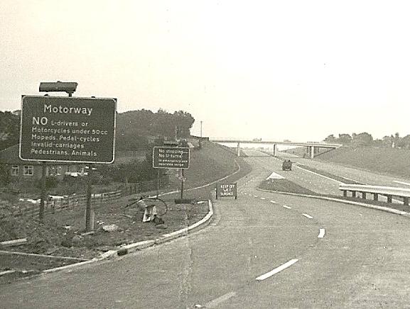 1963-Motorway signs that have now disappeared since then 1963-Motorway signs that have now disappeared since then