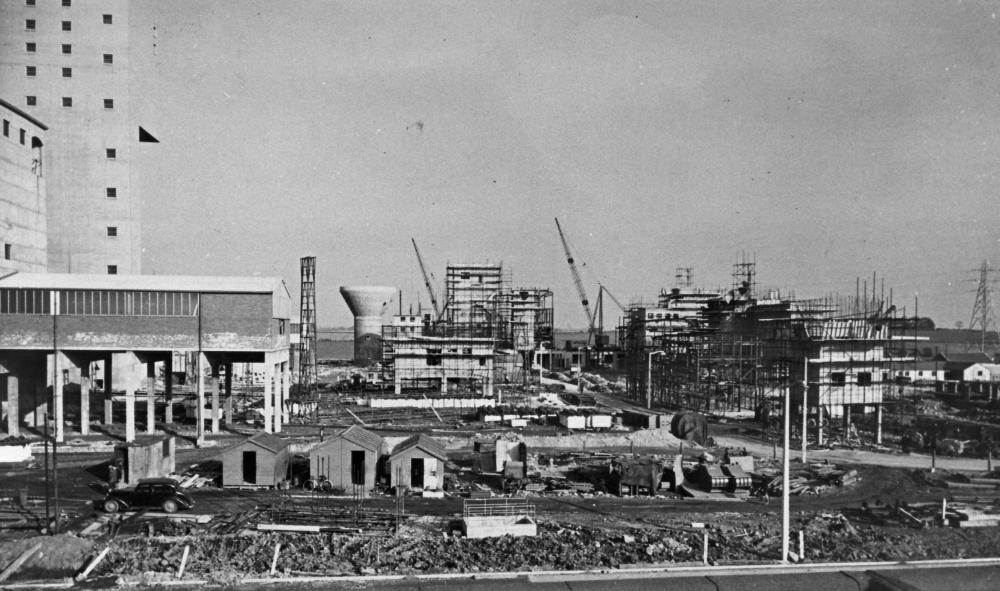 Wash plant construction. Wash plant construction.
