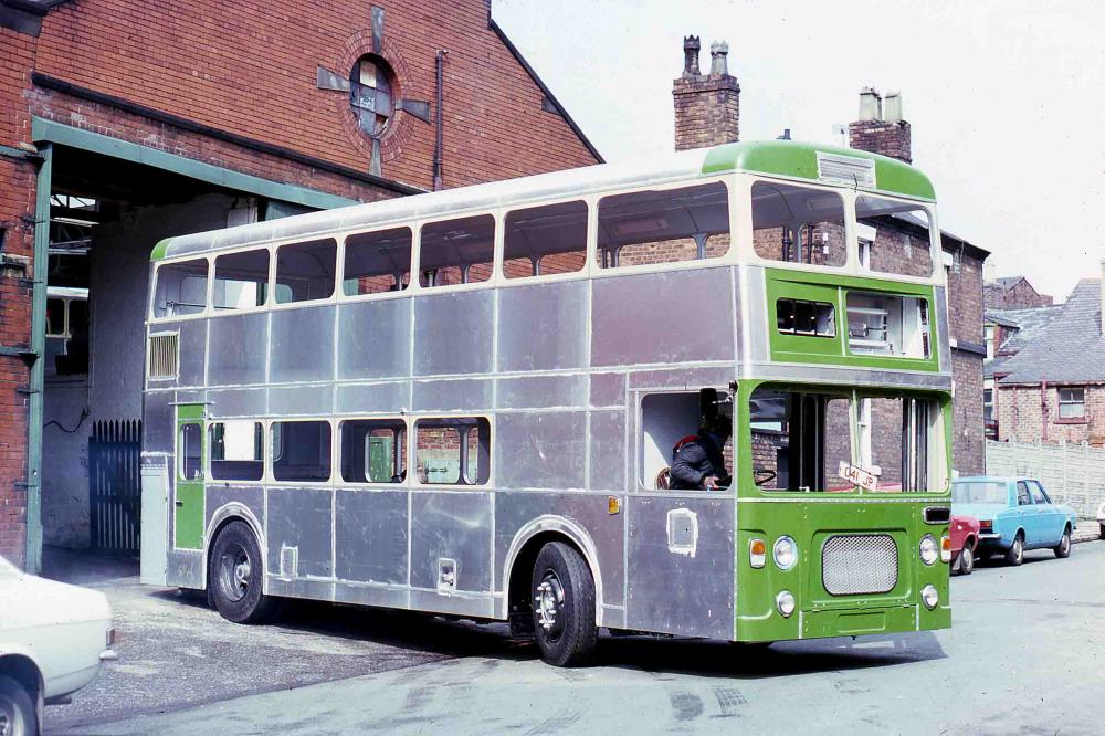 Cleveland Transit Bristol VR leaving Northern Counties