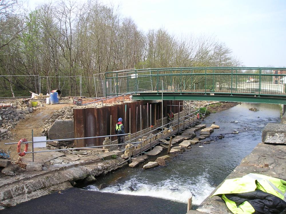 22-04-2008- Stone cladding works to the footbridge. 22-04-2008- Stone cladding works to the footbridge.