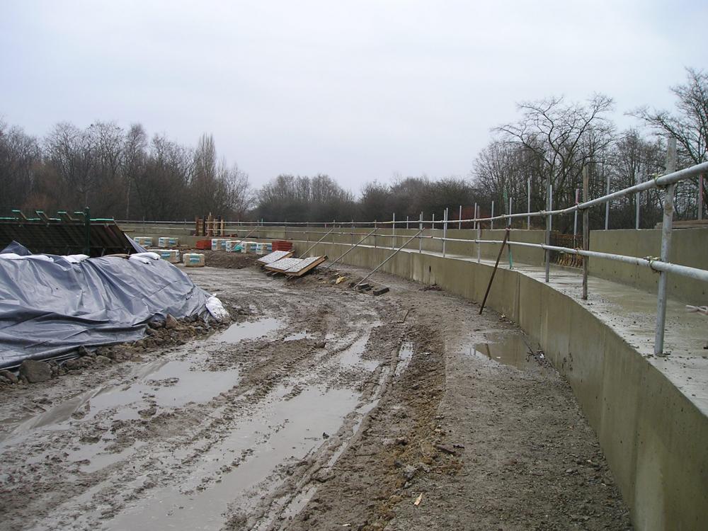 The new RC protective river wall.-04-01-2008. The new RC protective river wall.-04-01-2008.