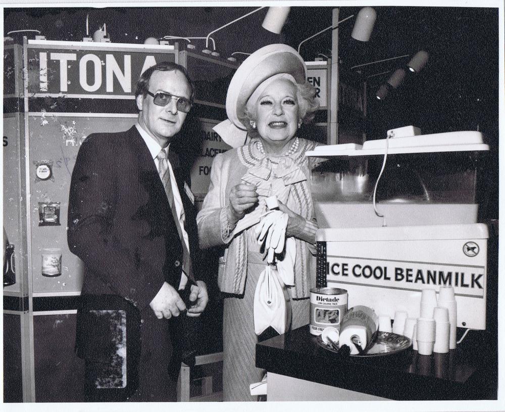 TRADE FAIR WITH BARBARA CARTLAND 2 TRADE FAIR WITH BARBARA CARTLAND 2