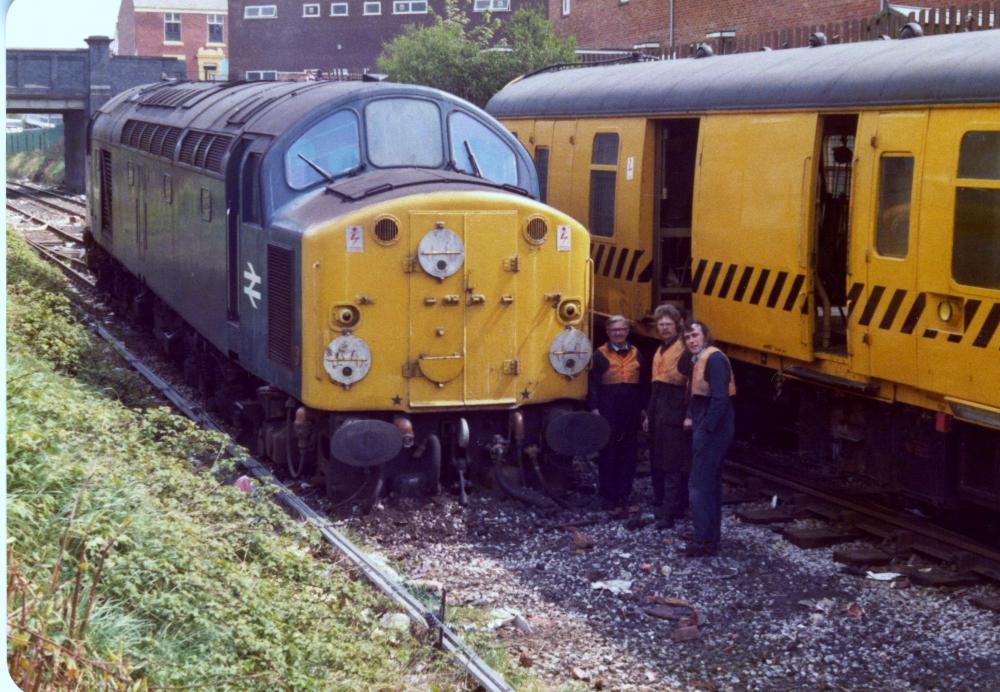 Derailed class 40