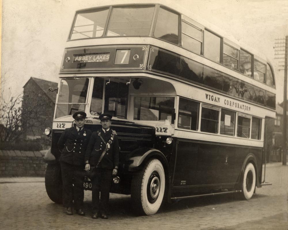 Bus at Abbey Lakes 1938 Bus at Abbey Lakes 1938