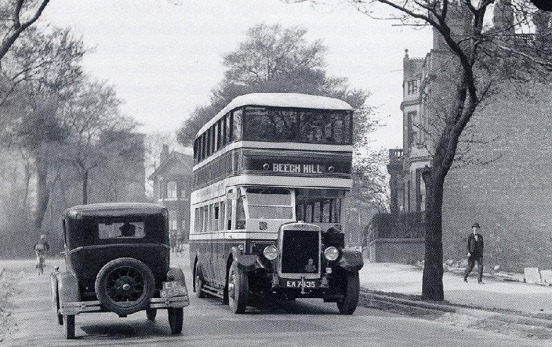Bus in Mesnes Road 1930's Bus in Mesnes Road 1930's