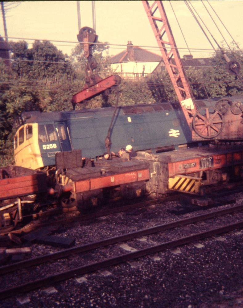 Class 25 derailed Class 25 derailed