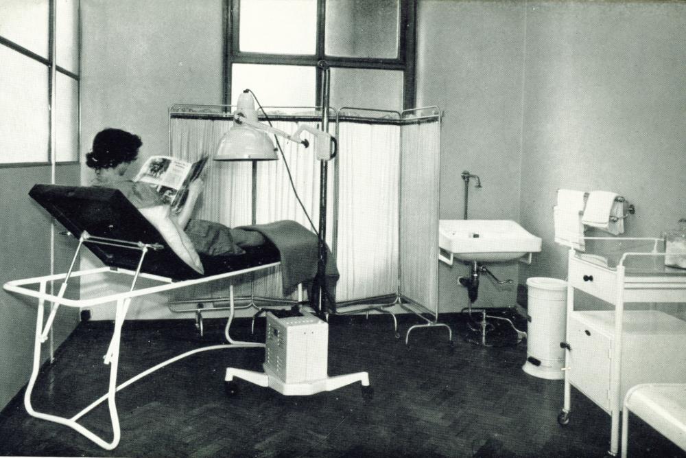 Infra-red treatment for aches and sprains. Infra-red treatment for aches and sprains.