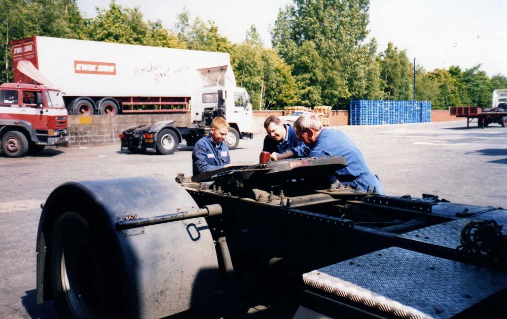 Kwiksave Ashton in Makerfield 1999