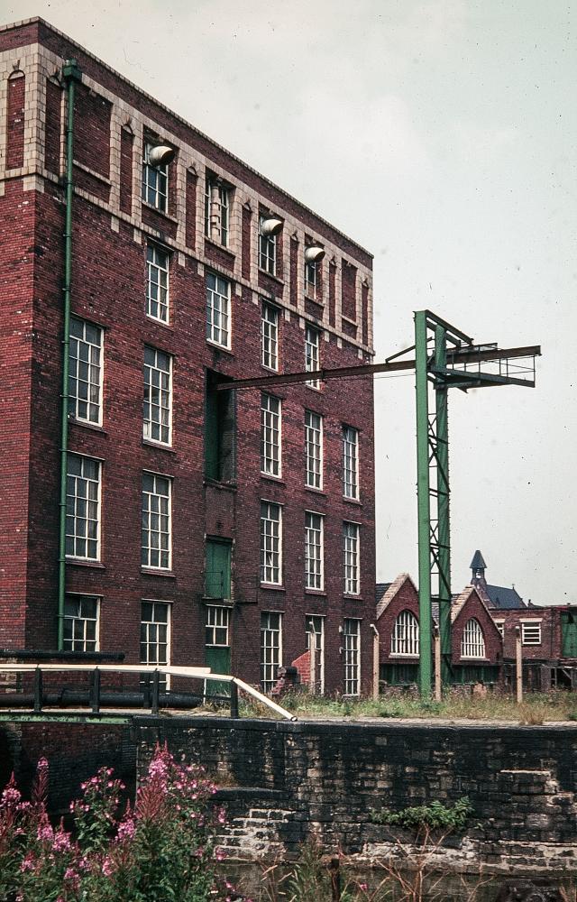 Loading/Unloading bay