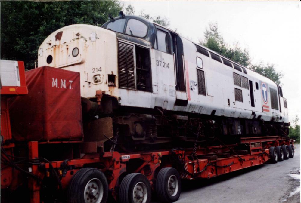 Dead loco on Morris Street, Spring View