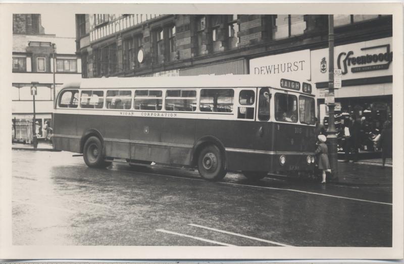 Single deck bus Market Place