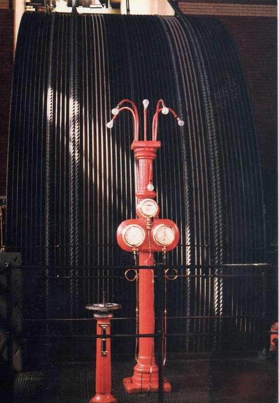 Trencherfield Mill engine. Trencherfield Mill engine.