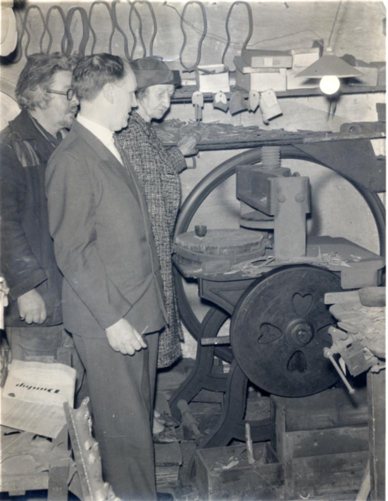 LEYLAND'S SHOE SHOP GREENOUGH ST.