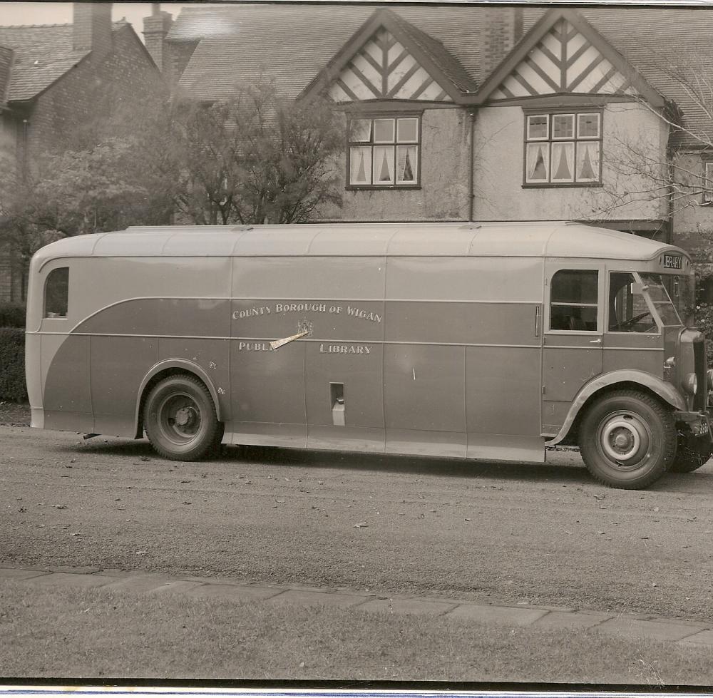 library bus library bus