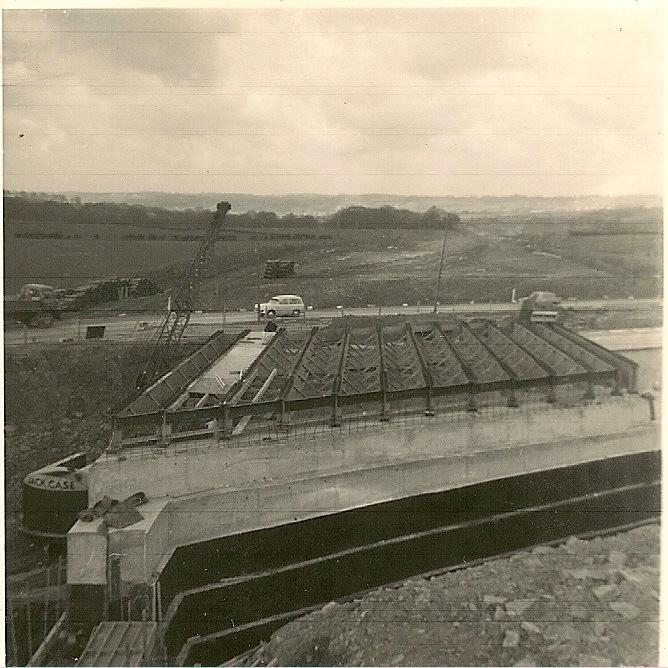 Gathurst Road Bridge (No.5153)-06--4-1962.