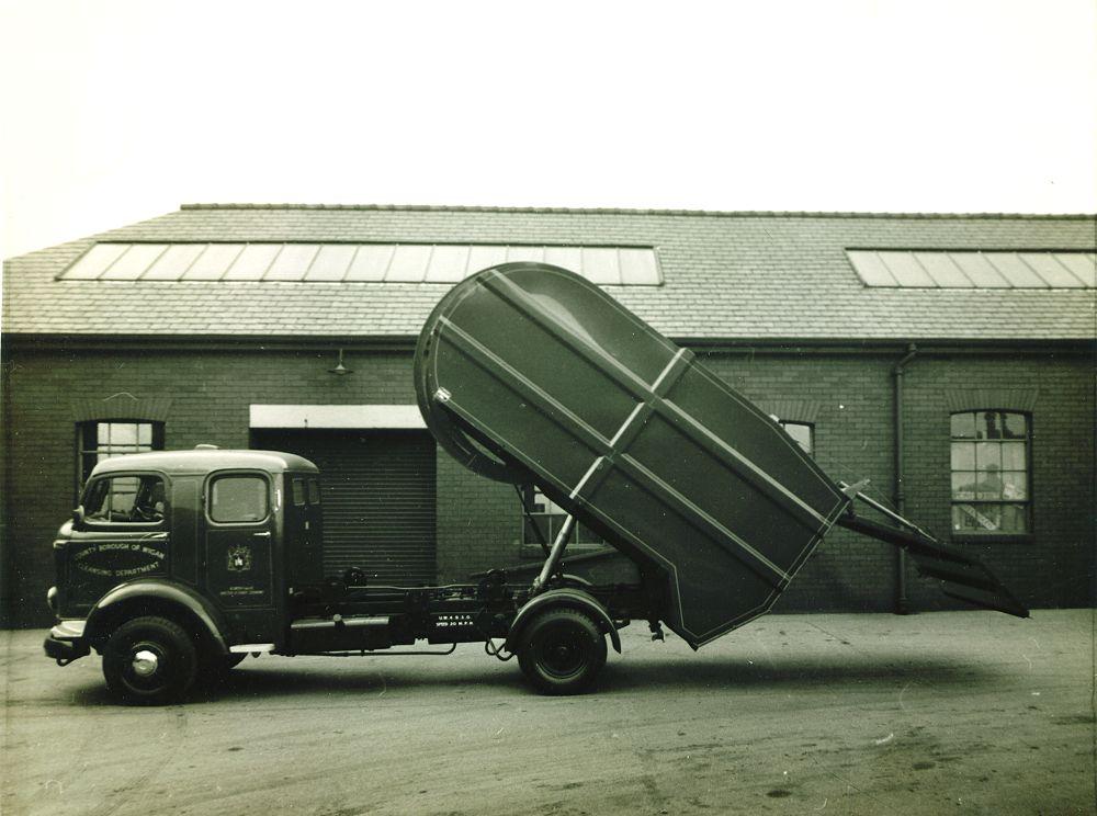 Early dustbin wagon