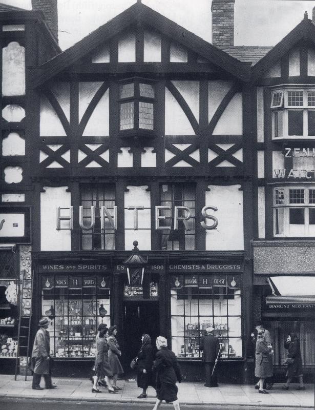 HUNTERS CHEMIST 1940's