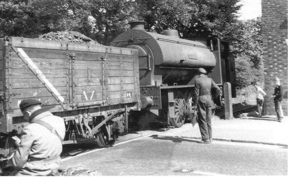 A coal train for Gidlow