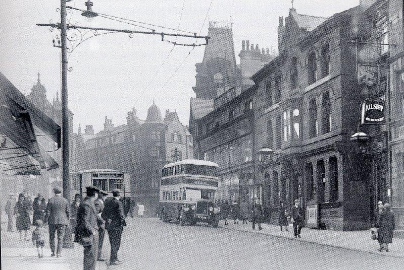 Bus in Market Street, late 1920's early 30's Bus in Market Street, late 1920's early 30's