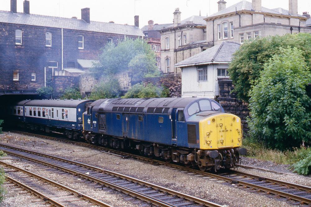 Class 40 under Wallgate Class 40 under Wallgate