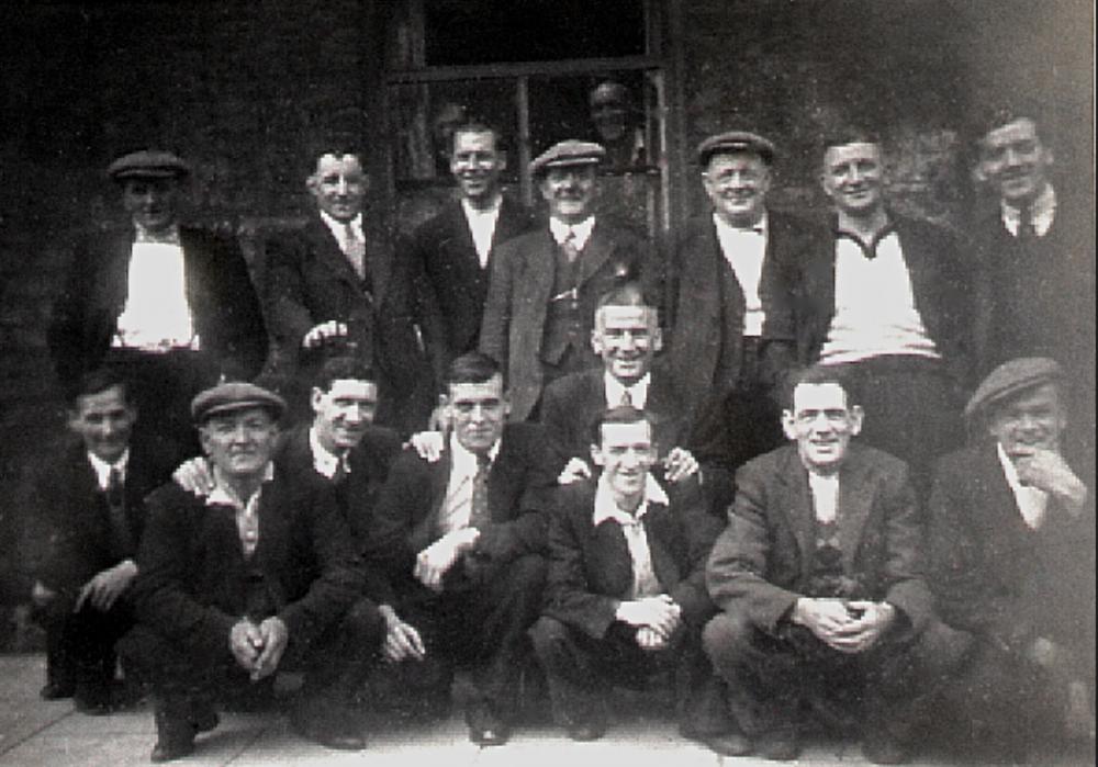 Crispin Arms 1951 Sunday afternoon closing time