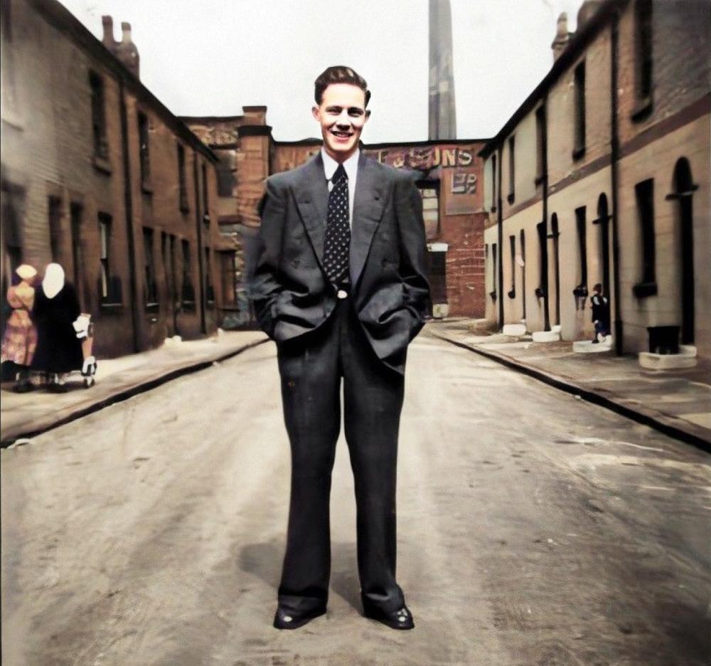 Alec Parr standing in Douglas Street, Newtown