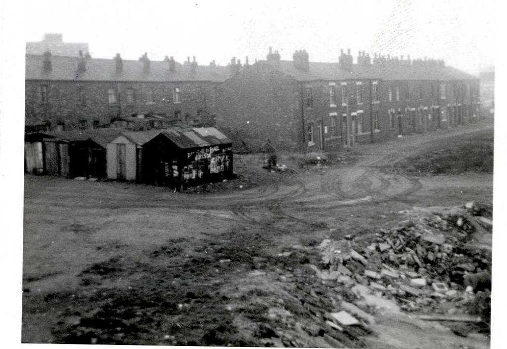 Stanley Street, Scholes