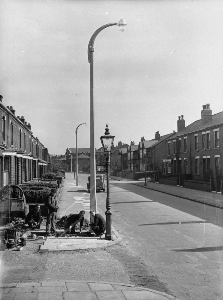 Installing New Electric Street Lighting Installing New Electric Street Lighting