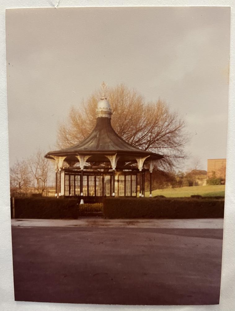 Band stand aprox late 70s early 80s Band stand aprox late 70s early 80s