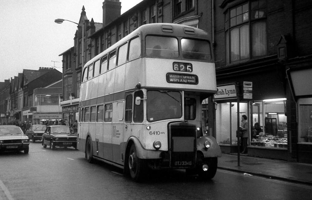 Marsh Green bus in Mesnes St 1970's Marsh Green bus in Mesnes St 1970's