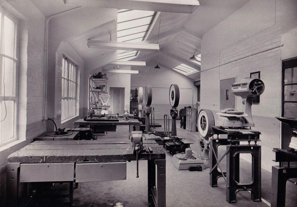 Averys Weighing Machine Showroom, Hallgate