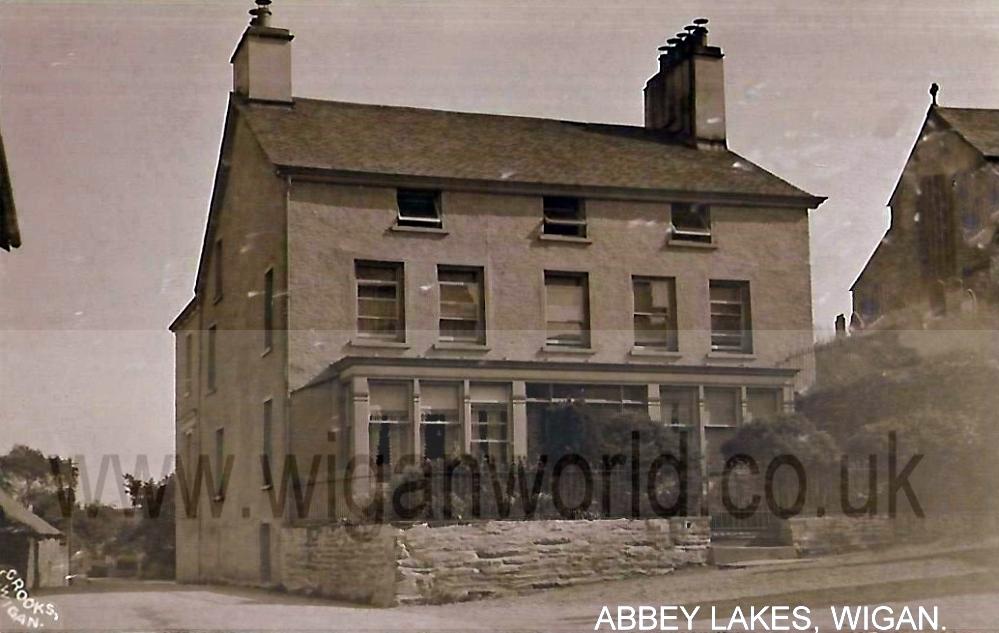 ABBEY LAKES HOUSE