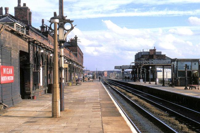 Wigan NW station Wigan NW station