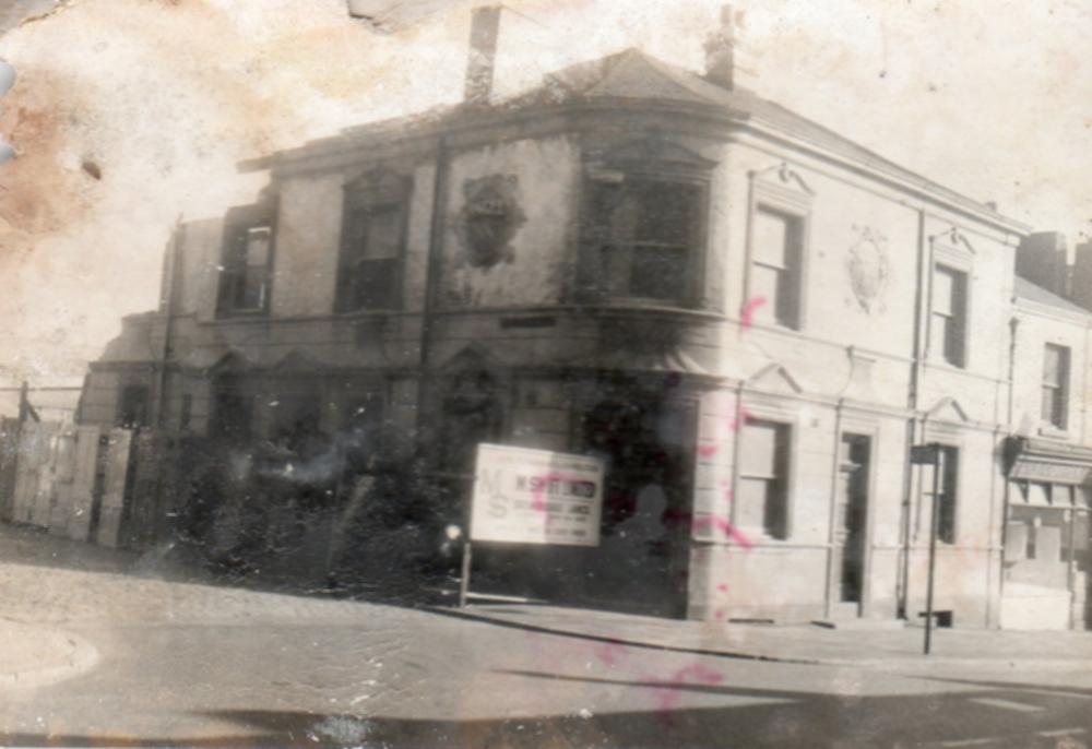 Demolition of a Scholes Pub