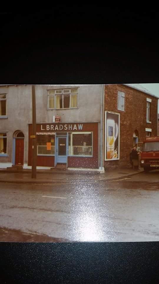 Bradshaws Off Licence 690 Ormskirk Rd.