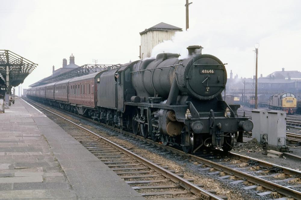 Stanier 8F 2-8-0 48646 at Wigan North Western Stanier 8F 2-8-0 48646 at Wigan North Western