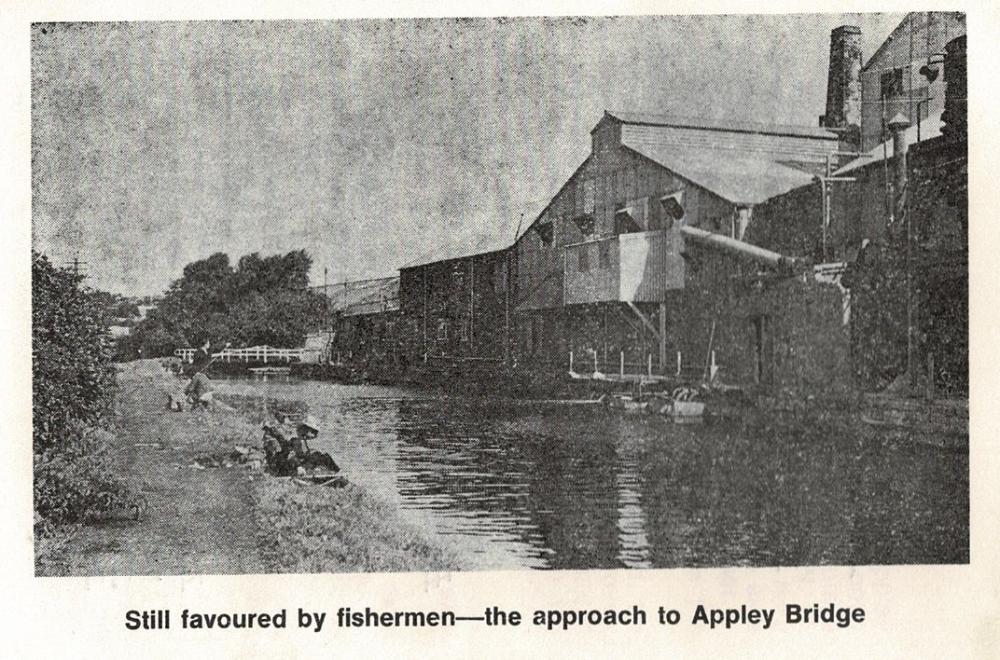 Approach to Appley Bridge Approach to Appley Bridge