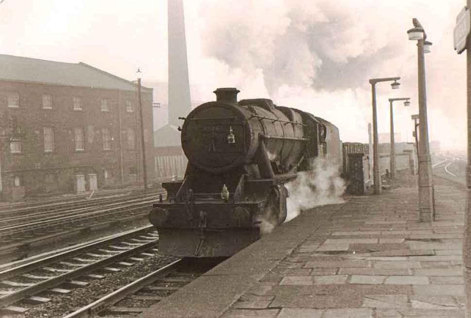 Wigan NW station - black 8 on northbound coal 1967