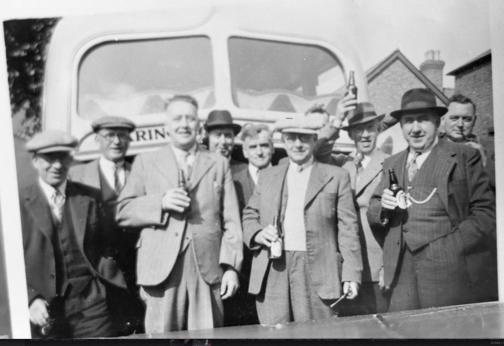 CRISPIN ARMS OUTING circa 1950