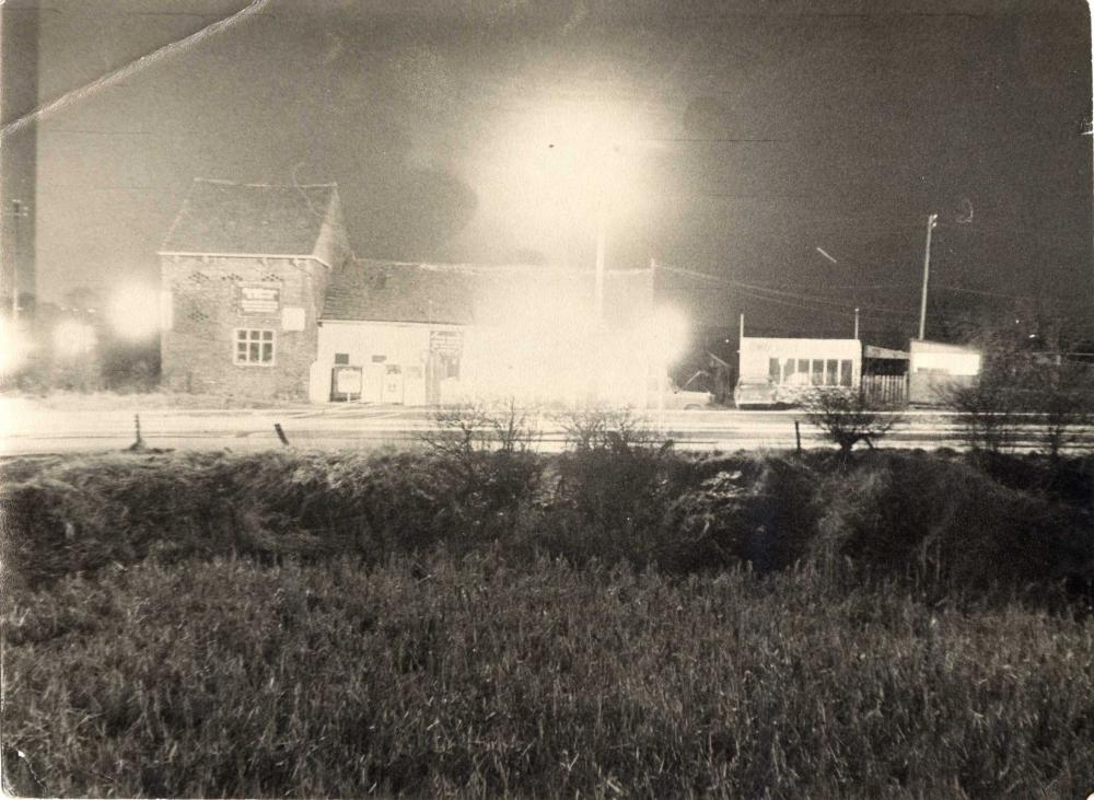 OWD BARN SERVICE STN.