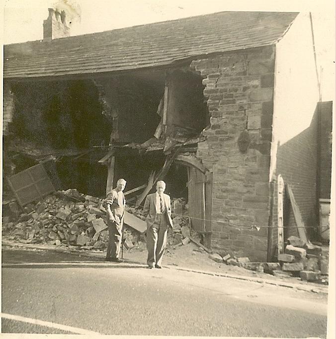 07-09-1962-Horseshoe Pub smithy