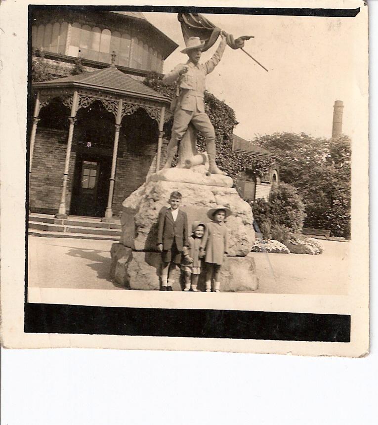 Boer War Memorial c1943