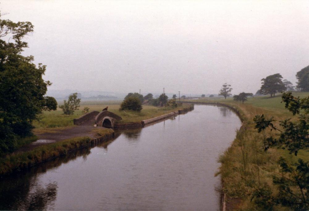 Rowing Club bridge a Haigh