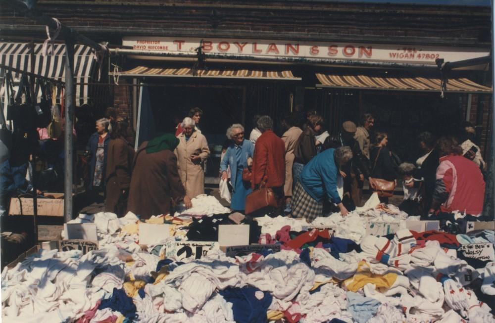 OUTDOOR MARKET STALLS  3